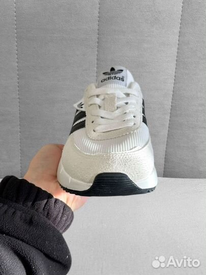 Кроссовки женские adidas