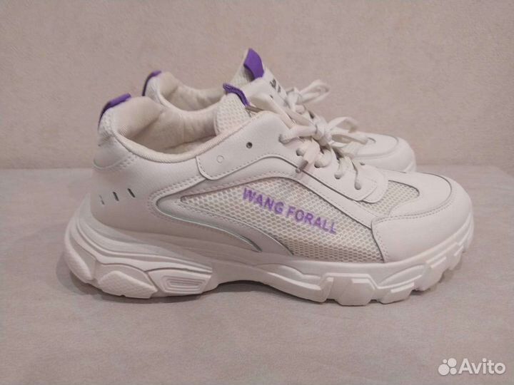 Кроссовки новые