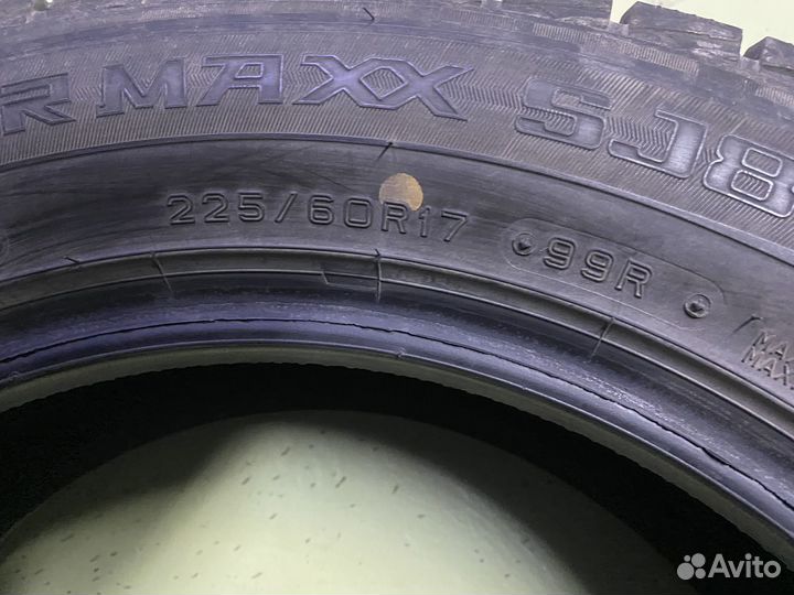 Dunlop Winter Maxx SJ8 225/60 R17