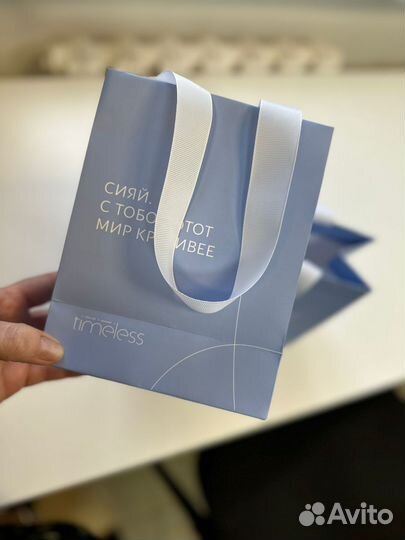 Бумажные пакеты с печатью логотипа. Коробки. Бирки