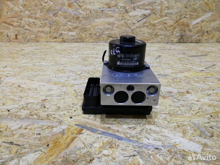 Блок ABS Volkswagen Touareg 2005 7L0614111H