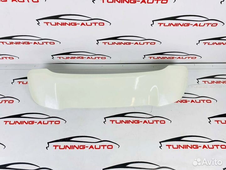 Спойлер на верх Toyota Land Cruiser 200 H3238