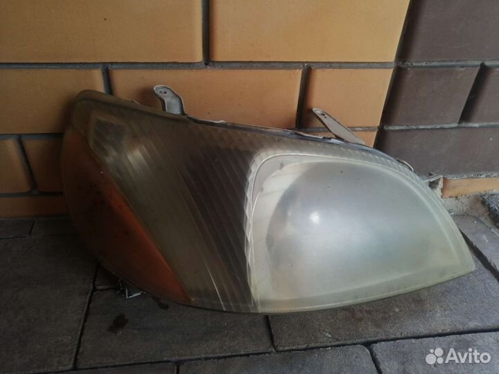 Продам фары на Toyota echo и Toyota caldina