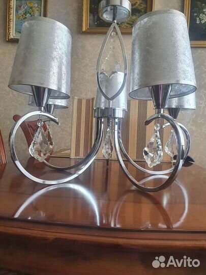 Продам итальянскую люстру потолочную