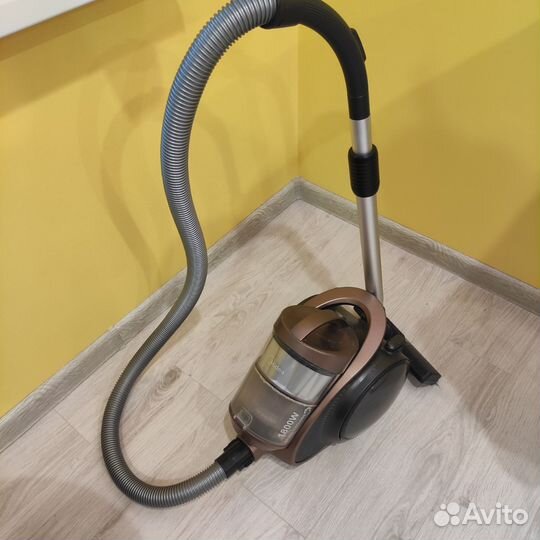 Пылесос Midea vcm38m2