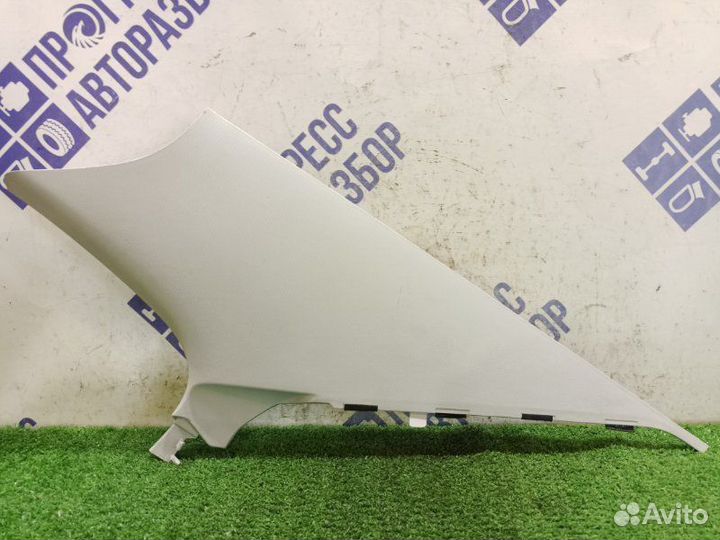 Обшивка стойки задняя правая Volkswagen Jetta