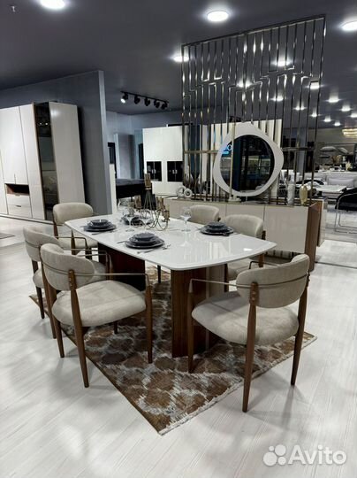 Комплект стол и стулья. В наличии
