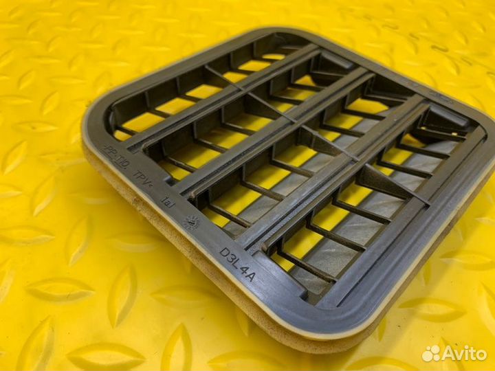 Решетка вентиляции Ford Transit 8 FCD 310M 125Л.С