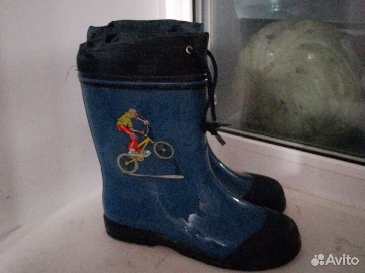 Резиновые ботинки