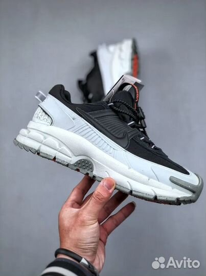 Кроссовки Nike Zoom Vomero Roam