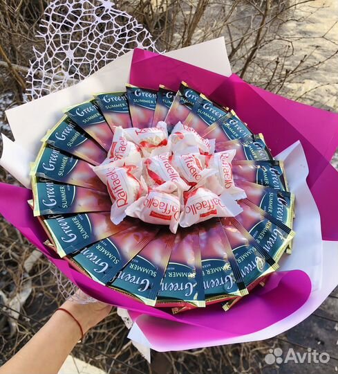 Букеты из конфет, торты, ягоды в шоколаде