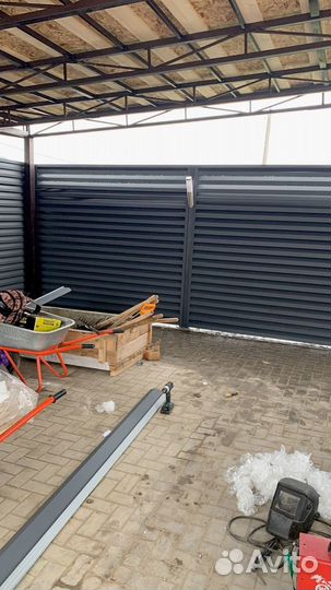 Заборы жалюзи металлические