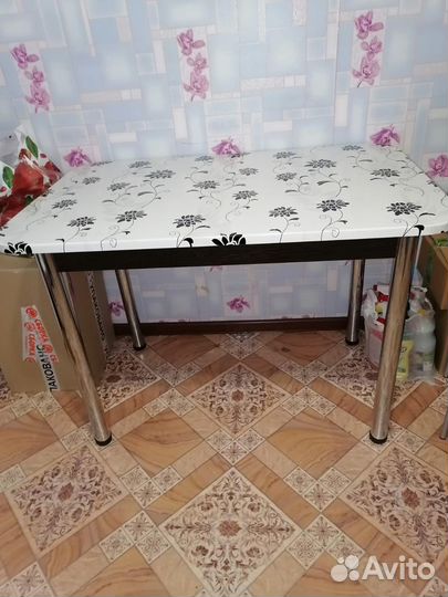 Кухонный стол