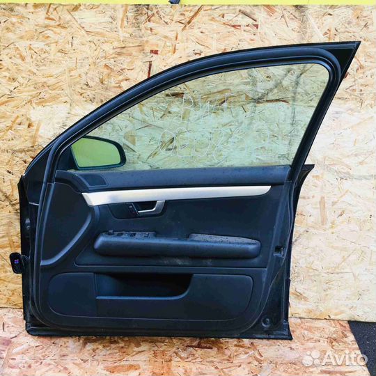 Дверь передняя правая Audi A4 B7 8ED 8K2 В сборе