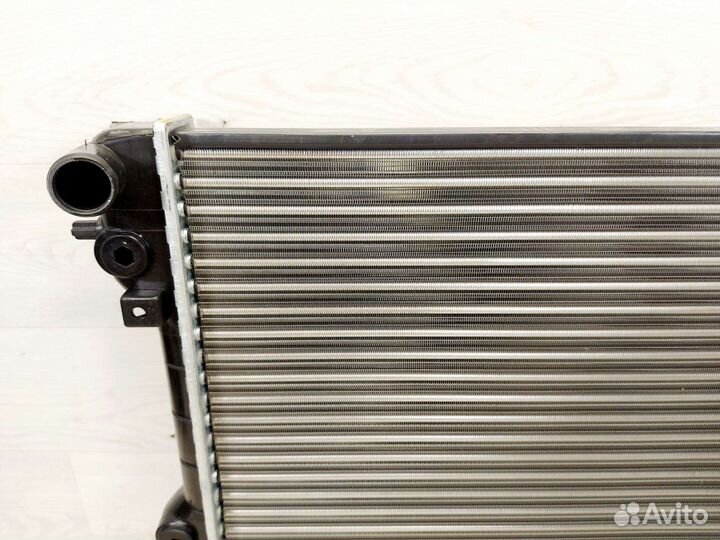 Радиатор охлаждения Opel Omega B