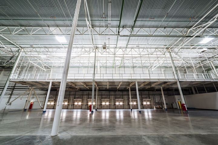 Склад, 8238 м²