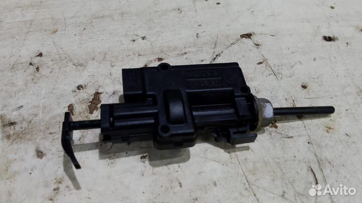 Актуатор замка крышки бензобака Renault Megane 3