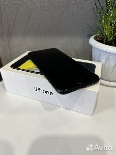 iPhone SE (2020), 128 ГБ