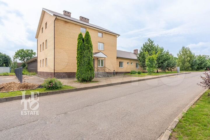 Дом 582,6 м² на участке 29,2 сот.