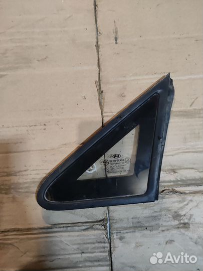 Заднее правое стекло форточка Hyundai Solaris 1