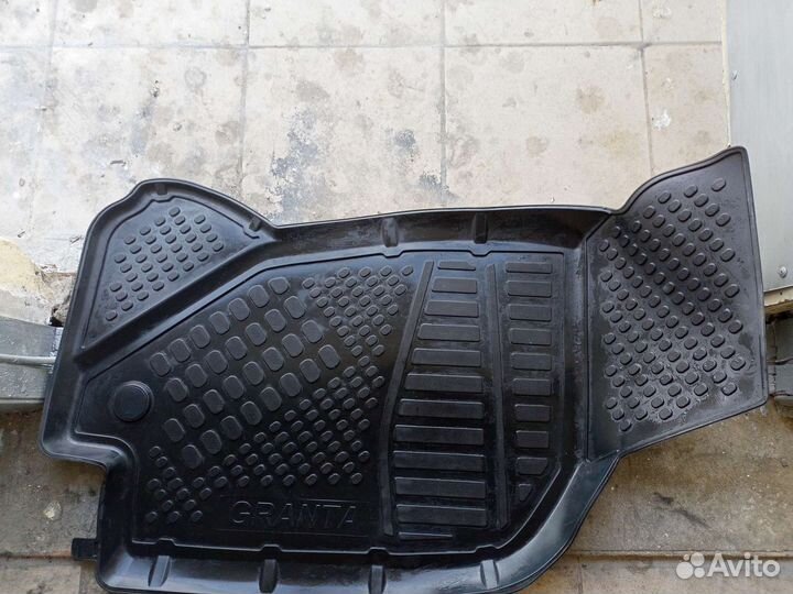 Автомобильные коврики резиновые