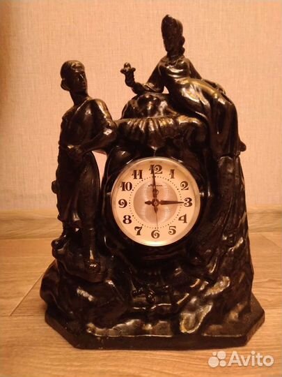 Настольные часы 