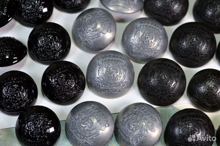 Пуговицы 23, 25 мм