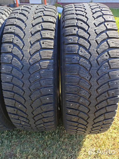Bridgestone Blizzak Spike-01 205/70 R15 96