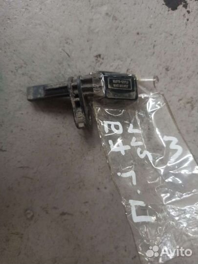 Датчик ABS передний левый VW Passat B7