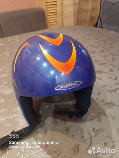 Шлем горнолыжный