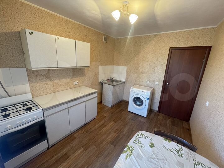 2-к. квартира, 58 м², 1/10 эт.