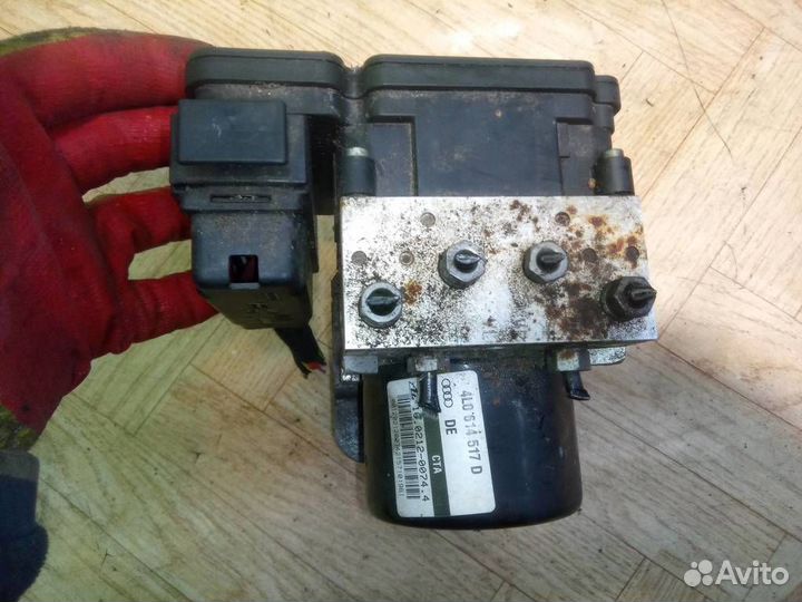 Блок управления тормозами/насос ABS Audi Q7