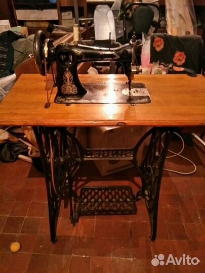 Швейная машинка 
