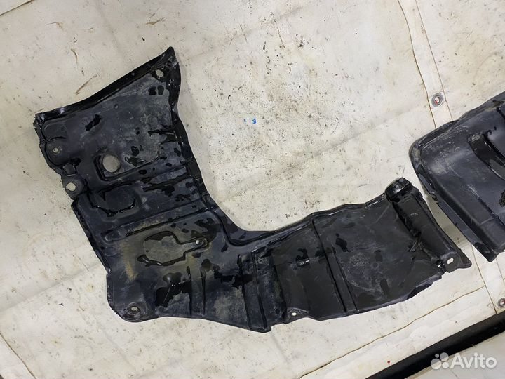 Пыльник двигателя Toyota Marino, Ceres