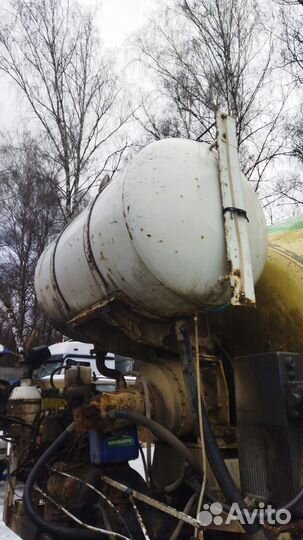 Водяной бак автобетоносмесителя 800л