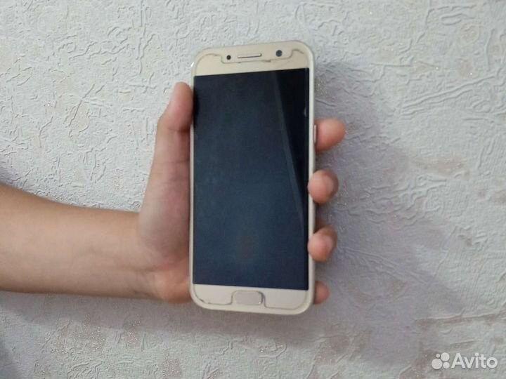 Телефон Samsung