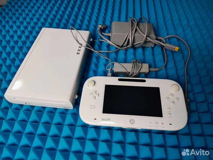 Nintendo Wii U white 8гб + 4 игры