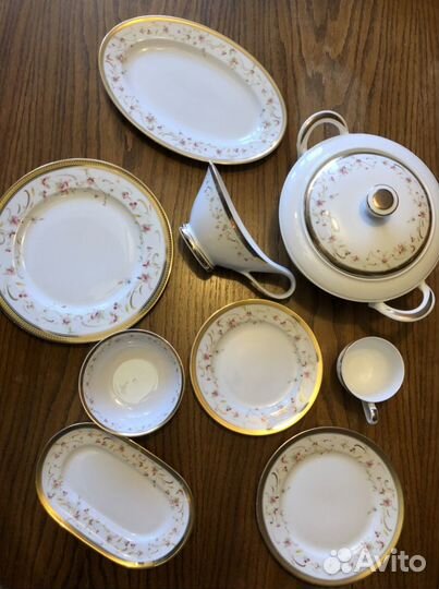 Набор фарфоровой столовой посуды на 12 персон