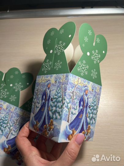 Коробка подарочная новогодняя