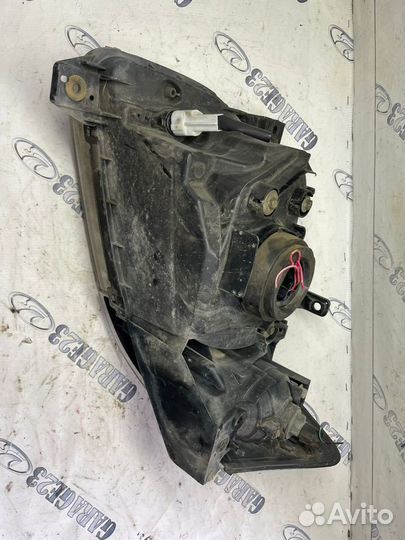 Фара передняя Mazda MPV