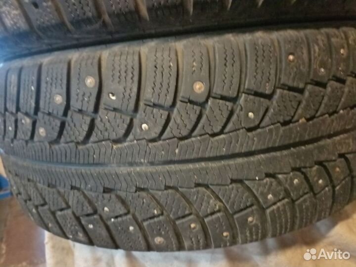 Gislaved Nord Frost 5 235/55 R17 103