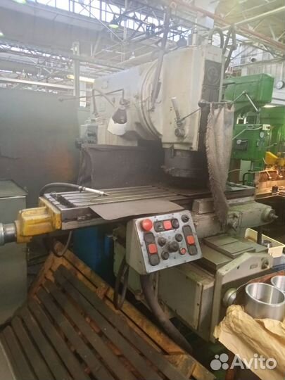 Станок вертикальный консольно-фрезерный 6Т12-1