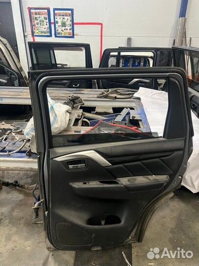 Дверь 5730B564 задняя Mitsubishi Pajero Sport 3