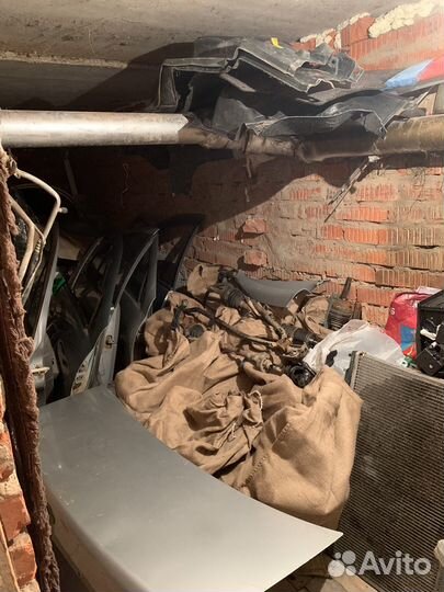 Много запчастей на nissan almera н 16