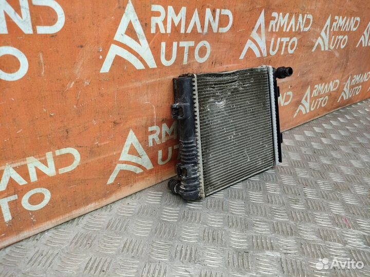 Радиатор двс дополнительный правый Mercedes