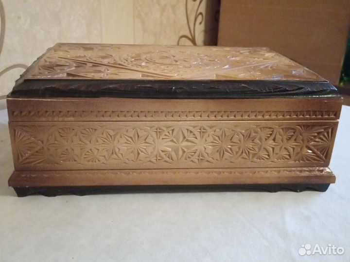Шкатулка ручной работы из дерева