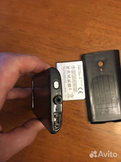 Sony Ericsson Xperia X10, 1 ГБ