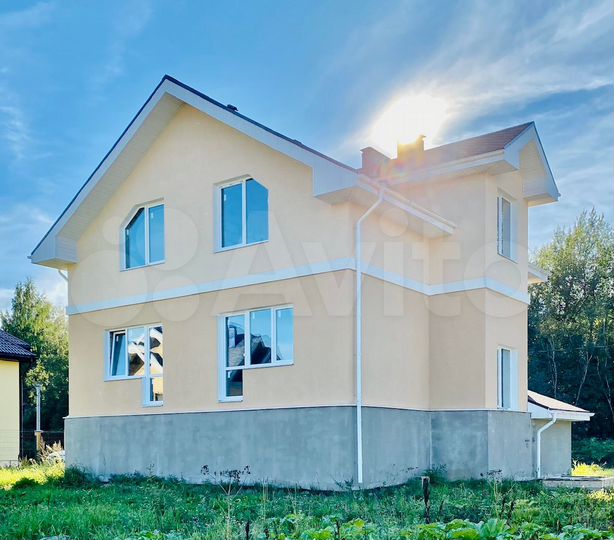 Коттедж 270 м² на участке 9 сот.