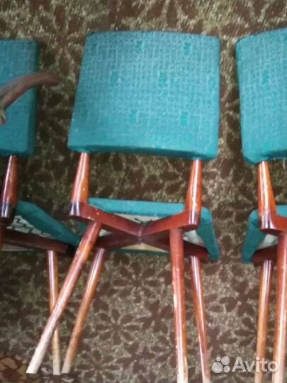 Стулья ретро с мягким сиденьем