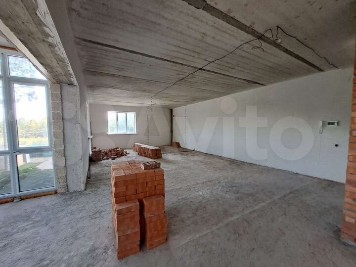 2-к. квартира, 74 м², 1/3 эт.